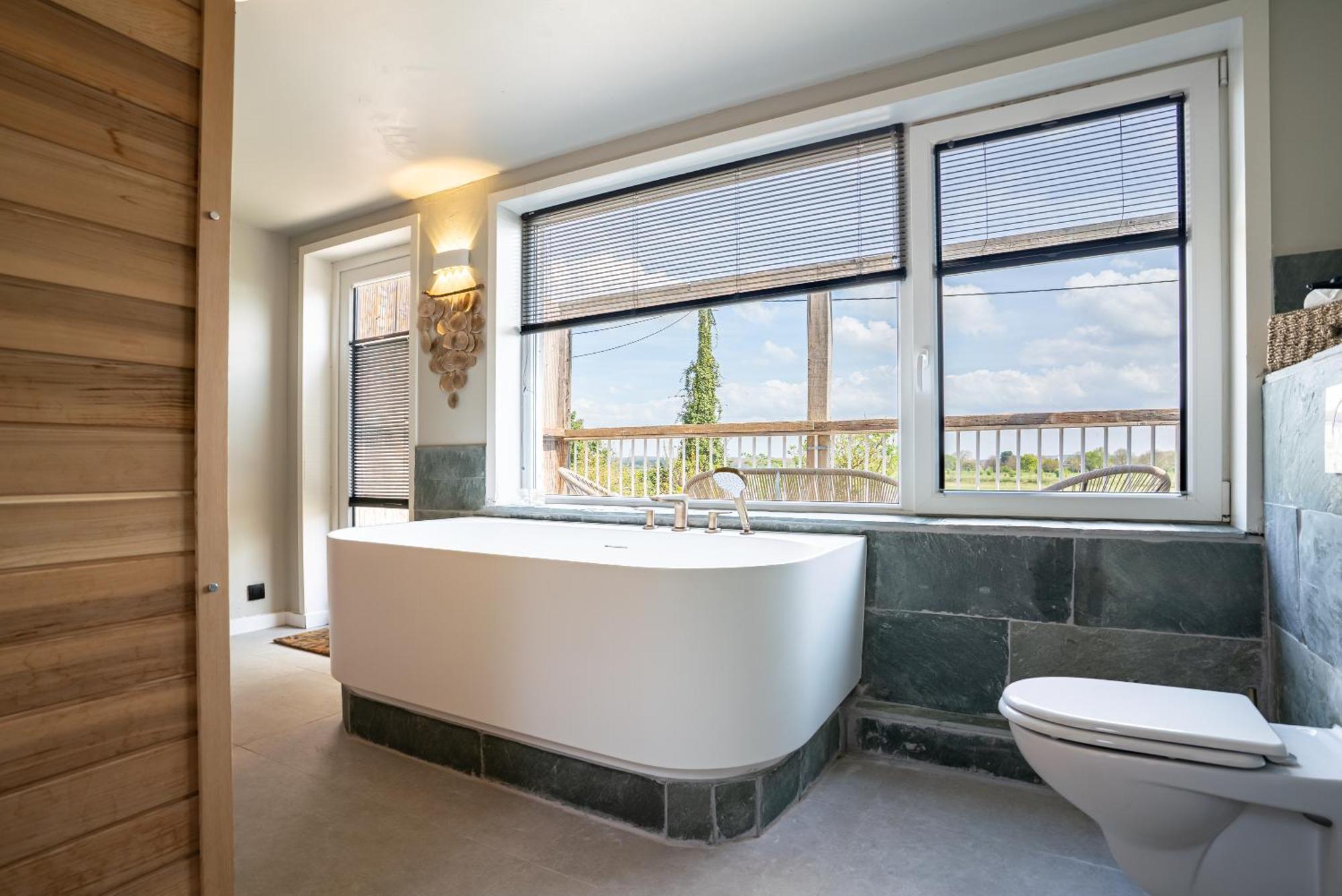 Maas Suites ลานาเคน ภายนอก รูปภาพ