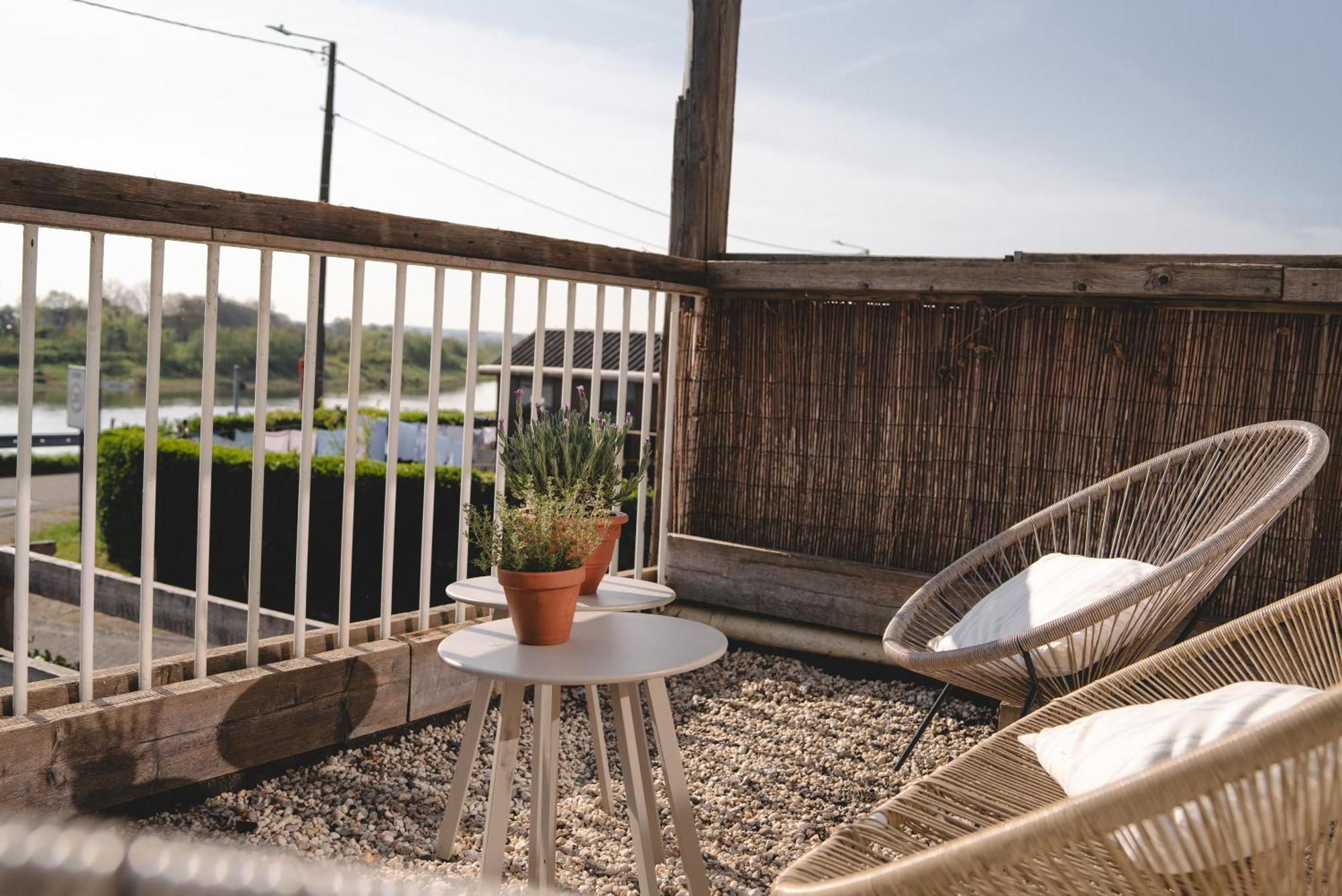 Maas Suites ลานาเคน ภายนอก รูปภาพ
