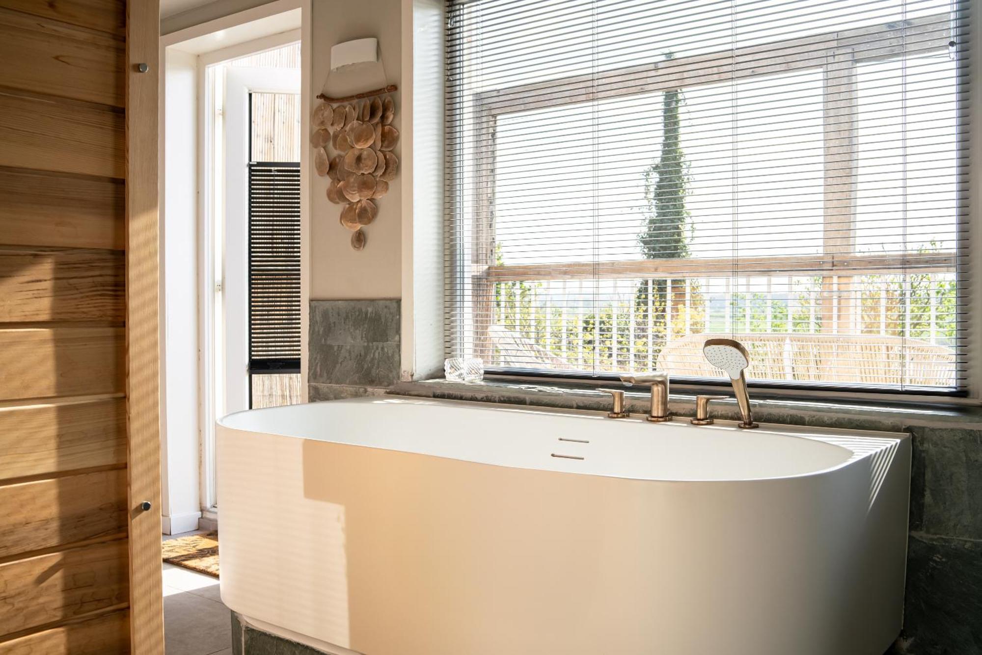 Maas Suites ลานาเคน ภายนอก รูปภาพ